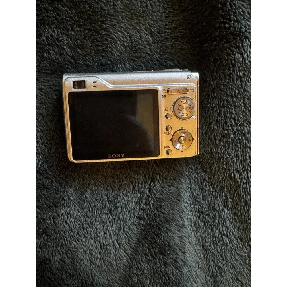Sony Cyber-shot DSC-W200 12.1MP Silver Compact 3x Zoom 2.5